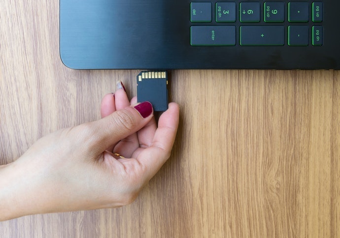 Bagaimana cara melakukan format pada SD card?