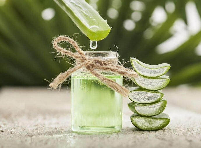 Untuk mengatasi beruntusan akibat iritasi, pilih essence yang mengandung soothing agent seperti Aloe vera, rose water, dan menthol