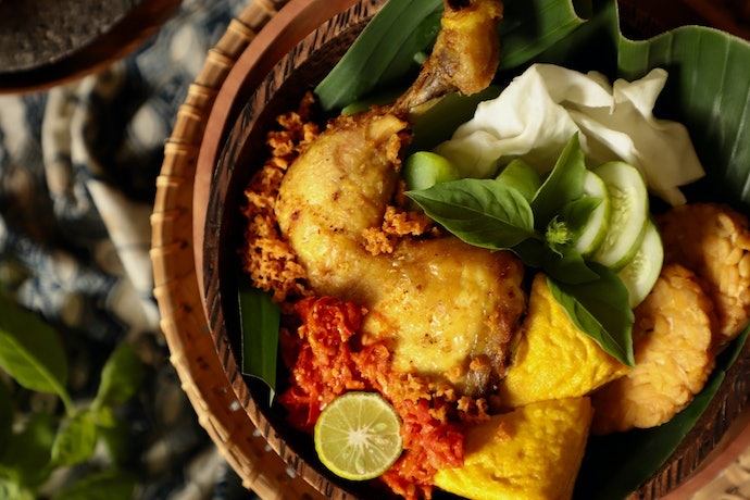 Untuk hidangan sehari-hari, pilih bumbu instan ayam goreng atau ayam bakar yang disukai banyak orang