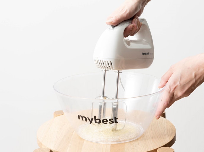 Pilih hand mixer dengan bobot maksimal 2 kilogram dan panjang kabel sekitar 1-1,5 meter