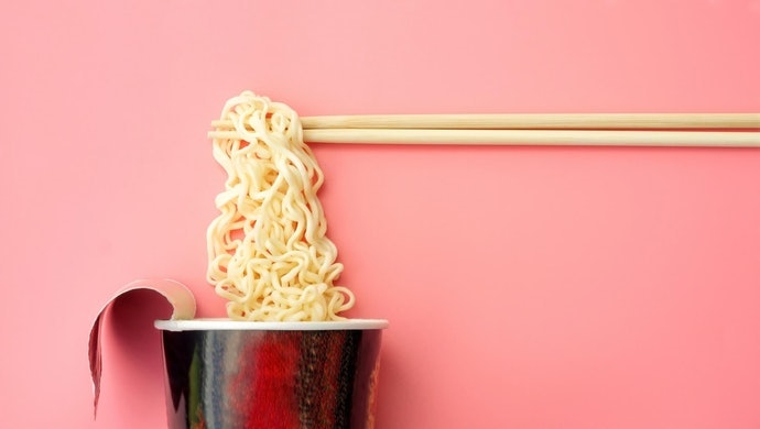 Tentukan berdasarkan merek mie instan