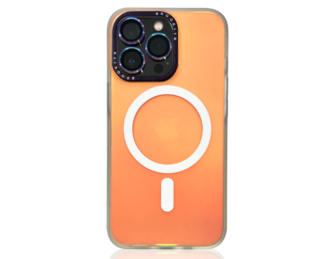 Jika Anda memakai wireless charging, pilih case yang support Magsafe