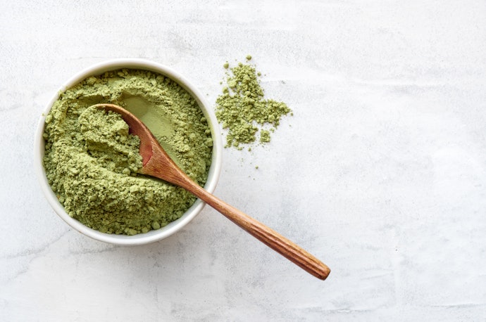 Utamakan matcha powder yang teksturnya halus