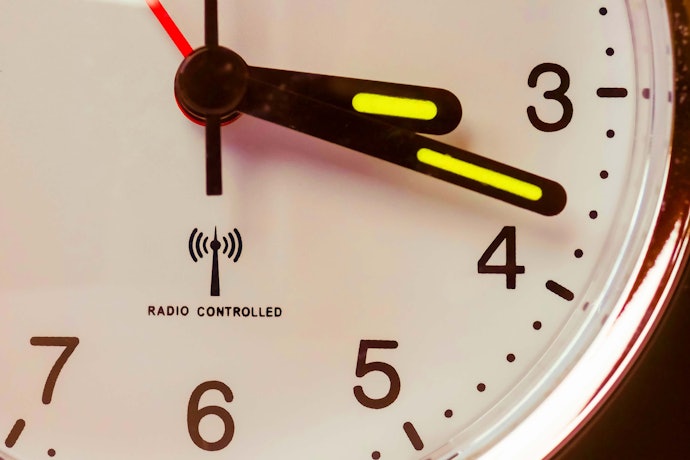 Pilih jam radio untuk waktu yang tidak pernah meleset