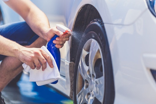 Pertimbangkan pembersih serbaguna agar tak perlu membeli beragam jenis pembersih mobil