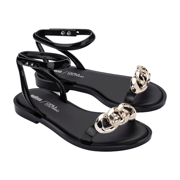 Cek koleksi sandal yang ditawarkan Melissa