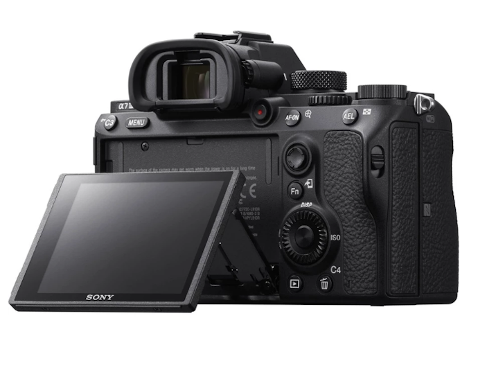Untuk berbagai kebutuhan, pilih seri SONY Alpha 7 yang punya kemampuan fotografi dan videografi seimbang