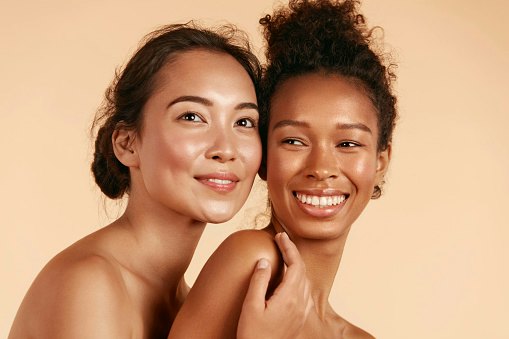 Pilih shade blush on berdasarkan skin tone Anda