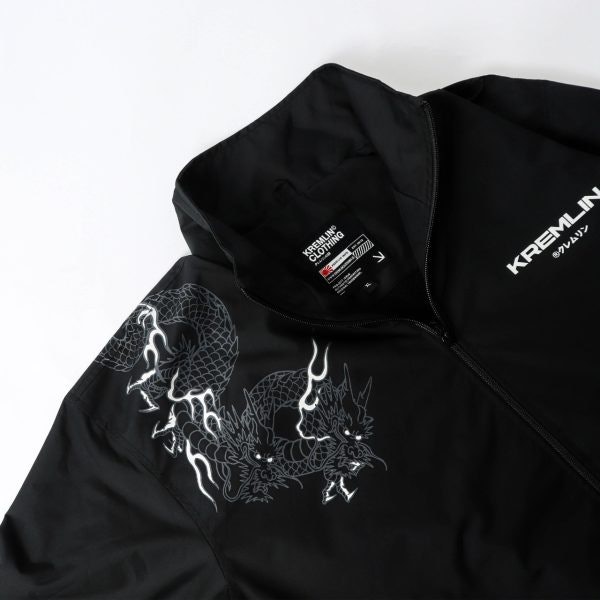 Jika ingin kualitas terbaik, belilah jaket anime berlisensi resmi atau dari distro anime tepercaya