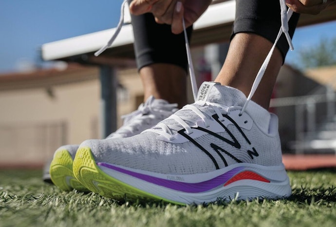 Ketahui teknologi yang ada pada midsole-nya: REVlite, FuelCell, Fresh Foam, hingga DynaSoft