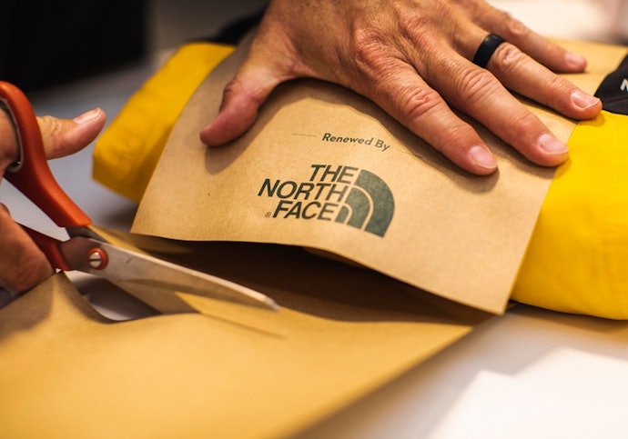 Pastikan jaket The North Face yang Anda pilih merupakan produk asli