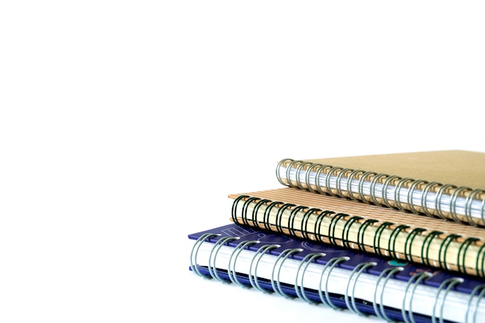 Periksa ketebalan kertas yang didukung, misalnya 10-20 lembar pada mesin pelubang kertas dan 100-250 lembar pada mesin penjilid
