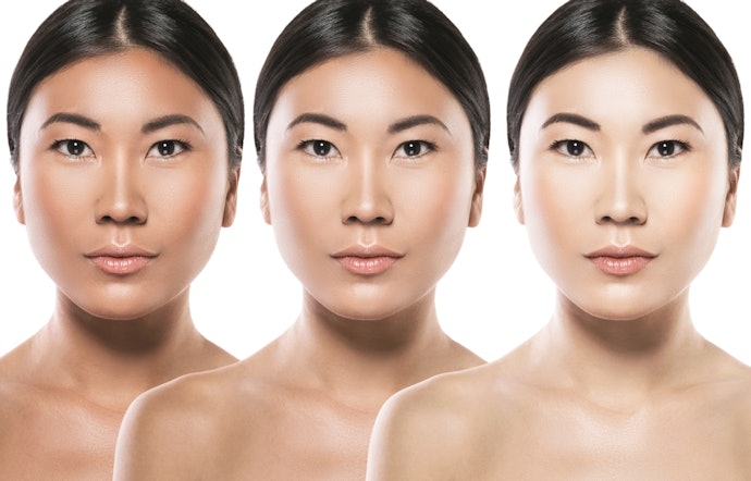 Pertimbangkan pelembap dengan kandungan brightening, seperti glutathione, glycolic acid, vitamin c, dan niacinamide untuk mencerahkan kulit