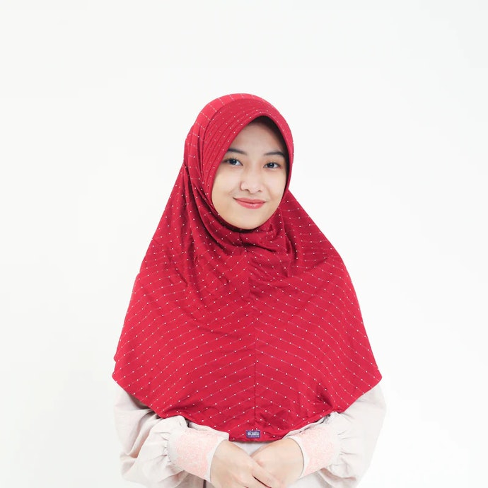 Pilih warna kerudung yang sesuai dengan warna kulit