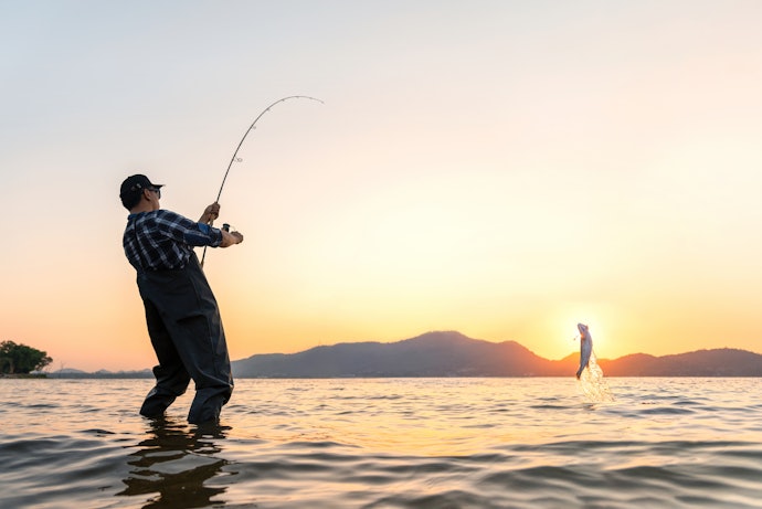 Tentukan rod action fast, moderate, atau slow berdasarkan situasi memancing