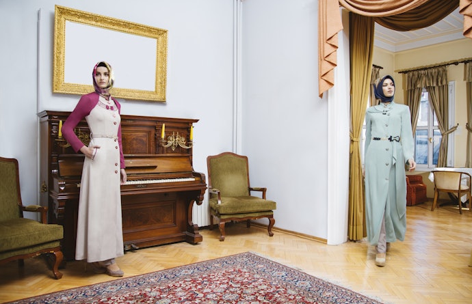 Gamis, pakaian muslim dengan potongan yang mampu menyamarkan bentuk tubuh