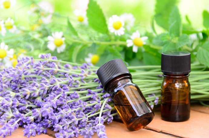 Utamakan produk dengan bahan dasar lemon eucalyptus, minyak kelapa, atau citronella