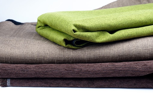 Mencari cover sofa yang cepat kering? Pilih yang berbahan poliester