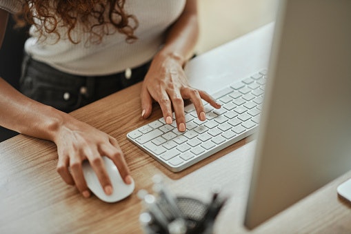 Untuk tracking yang akurat, utamakan mouse dengan pilihan range sensitivitas atau DPI