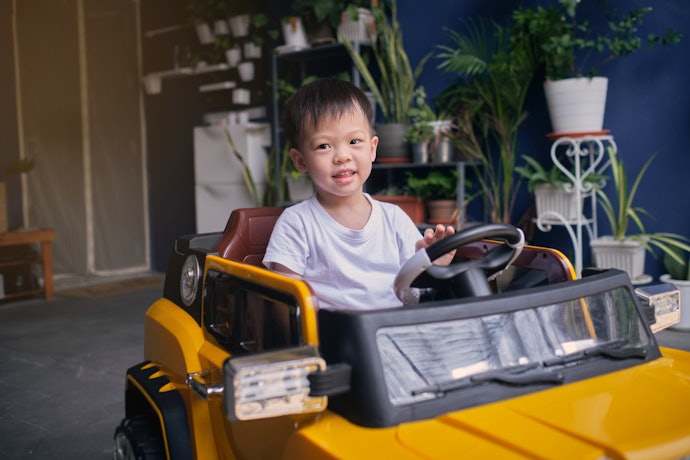 Pilih spesifikasi aki yang sesuai dengan kebutuhan bermain anak