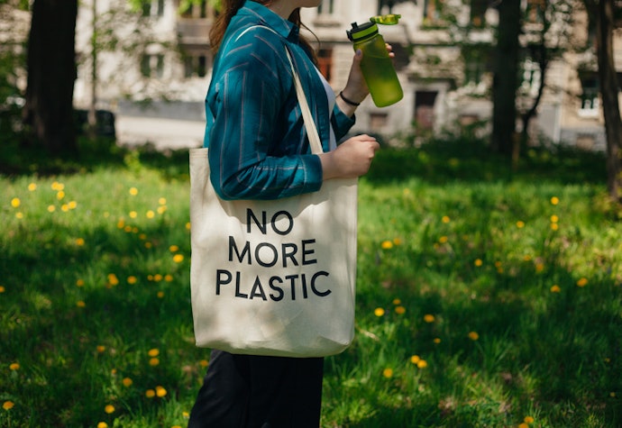 Cari bahan yang kuat, tahan air, eco-friendly, dan mudah dicuci