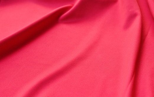 Agar nyaman dipakai, pertimbangkan bahan spandex, polyester, nylon, tricot, dan mesh yang berkualitas tinggi