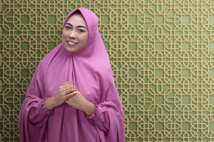 Lebih ekonomis, pilih yang sudah satu set dengan kerudung