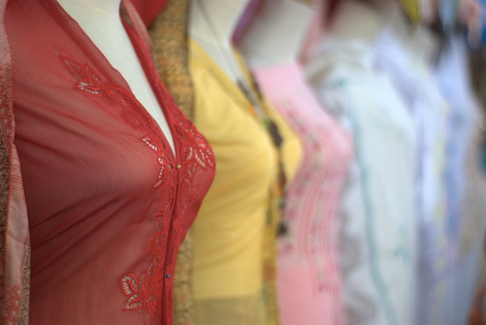 Utamakan kenyamanan bahan kebaya