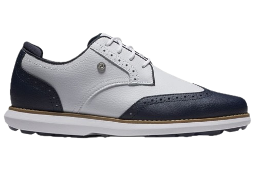 Pilih sepatu golf FootJoy atau ECCO untuk performa permainan golf yang optimal di lapangan