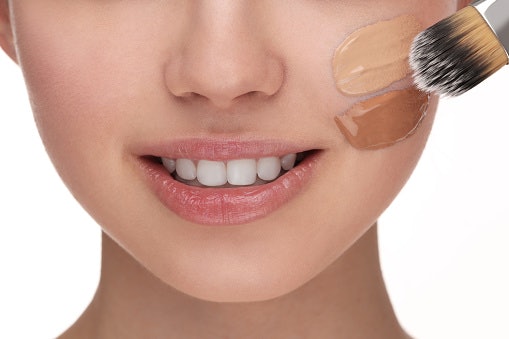 Bagi pemilik kulit berminyak, prioritaskan CC cream yang memiliki kandungan oil control, seperti salicylic acid