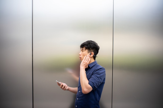 Untuk kepraktisan, cek juga fitur lain yang ada di headset bone conduction