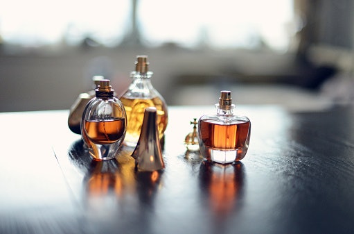 Untuk aroma yang lebih tahan lama, pertimbangkan jenis extrait de parfum dan eau de parfum