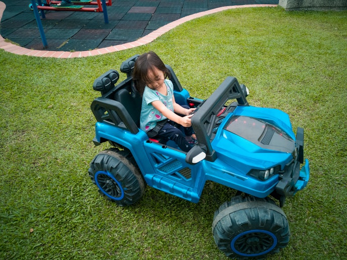 Cari desain dan warna mobil favorit anak