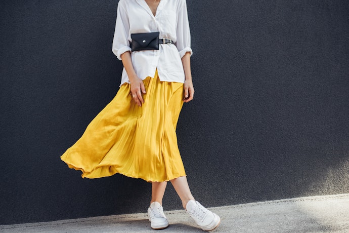Pertimbangkan warna pakaian untuk menciptakan looks yang diinginkan
