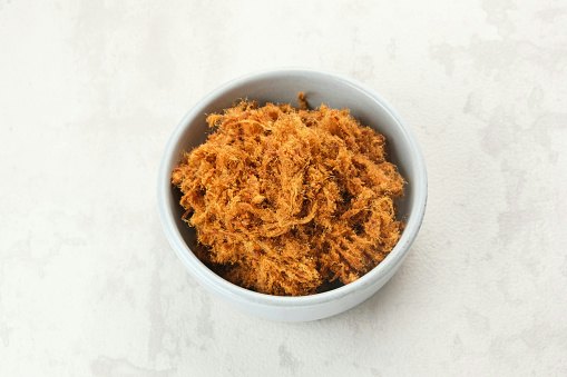 Cari abon ayam rasa original bila Anda ingin suka dengan rasa gurih dan manis
