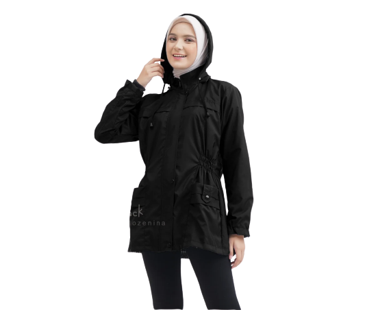 Untuk tampil feminin atau gaya hijab, pertimbangkan dress hoodie hitam atau long hoodie