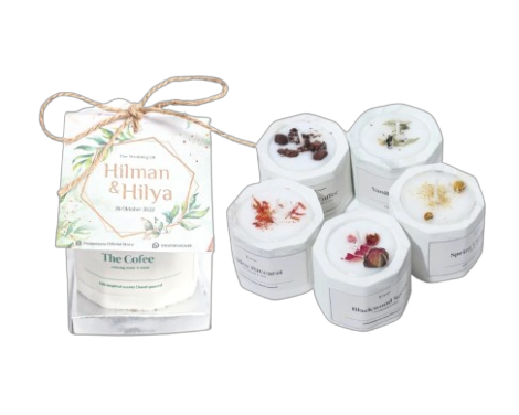Lilin aromaterapi atau tanaman mini bisa dipertimbangkan jika ingin souvenir pernikahan unik