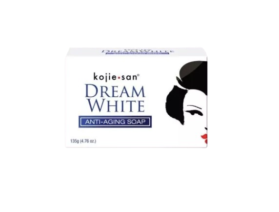 Untuk menjaga kekencangan kulit, pilih sabun Kojie San yang mengandung collagen dan elastin