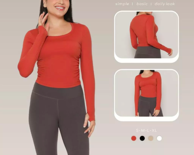Pilih pakaian yoga tipe slim-fit supaya tidak mudah tersingkap saat melakukan pose