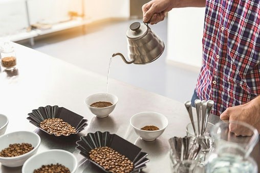 Pastikan untuk mengecek saran penyeduhan kopi