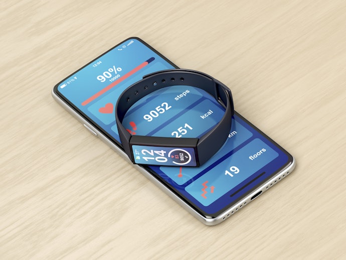 Pertimbangkan pedometer yang dapat terhubung dengan aplikasi ponsel atau perangkat pintar lainnya untuk kepraktisan