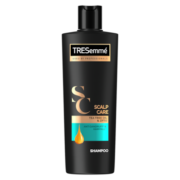 Untuk mengatasi rambut berketombe, pakai sampo TRESemmé dengan ZPTO dan tea tree oil