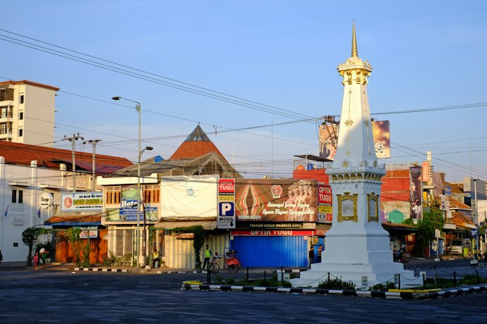 Kunjungi cafe di Jogja kota bila Anda mau yang aksesnya mudah seperti Tugu Lor dan Blanco Coffee