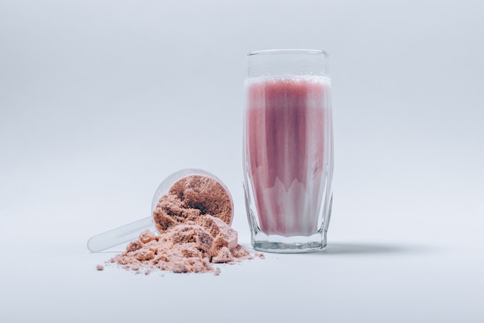 Pertimbangkan collagen drink berdasarkan bahan bakunya, bovine collagen atau marine collagen