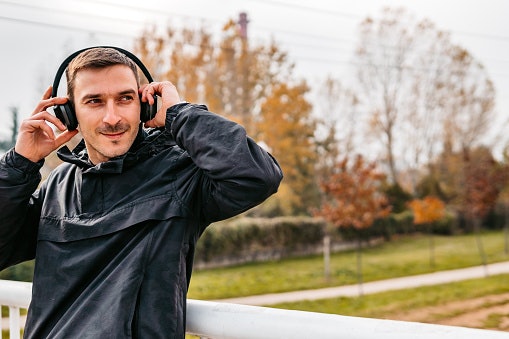 Kenali fitur tambahan yang dimiliki headset Sony