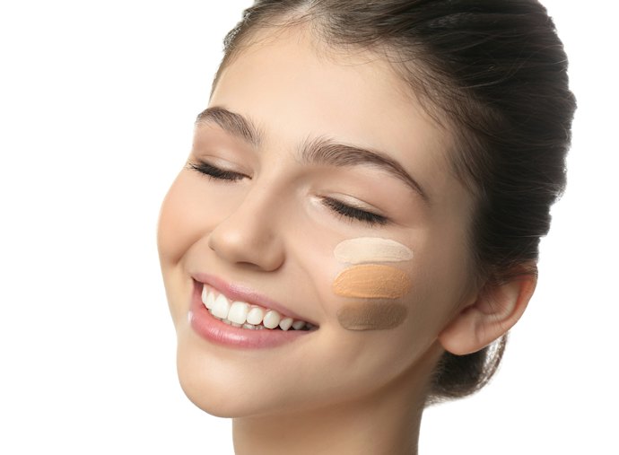 Temukan mineral foundation dengan hasil akhir yang diinginkan: Dewy, semi-matte, atau matte