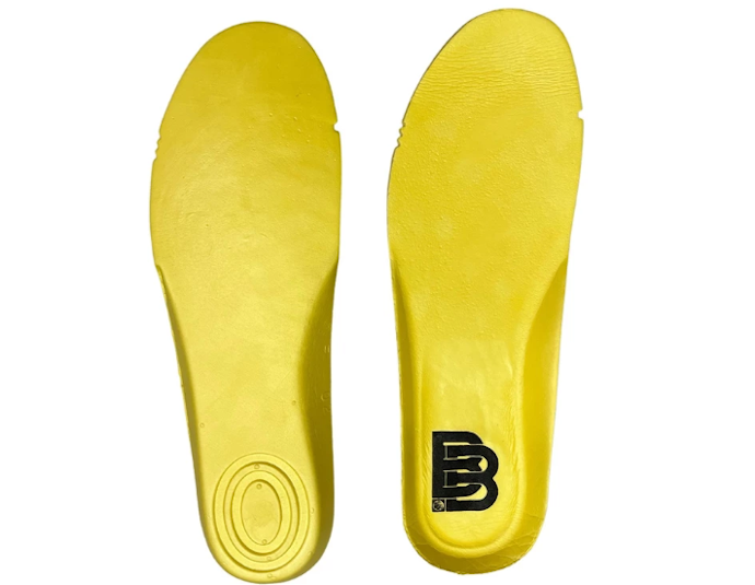 Utamakan insole sepatu basket yang shock absorbing untuk menyerap benturan setelah melompat