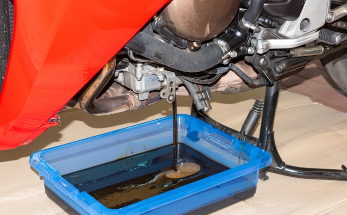 Langkah pertama adalah menyesuaikan JASO; Pilih JASO MA untuk motor manual dan JASO MB untuk motor matic
