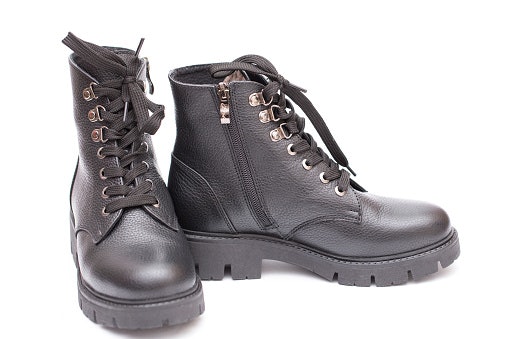 Ketahui material sepatu touring