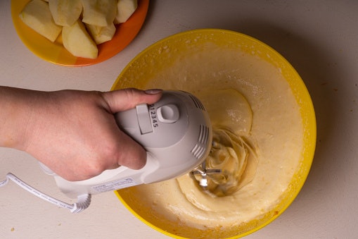 Periksa level kecepatan hand mixer. Makin banyak pilihannya, makin multifungsi!